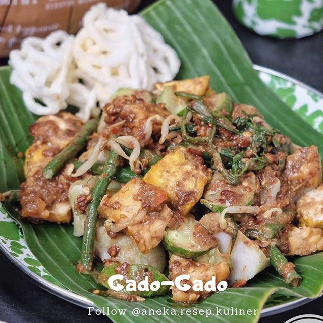 lontong gado-gado